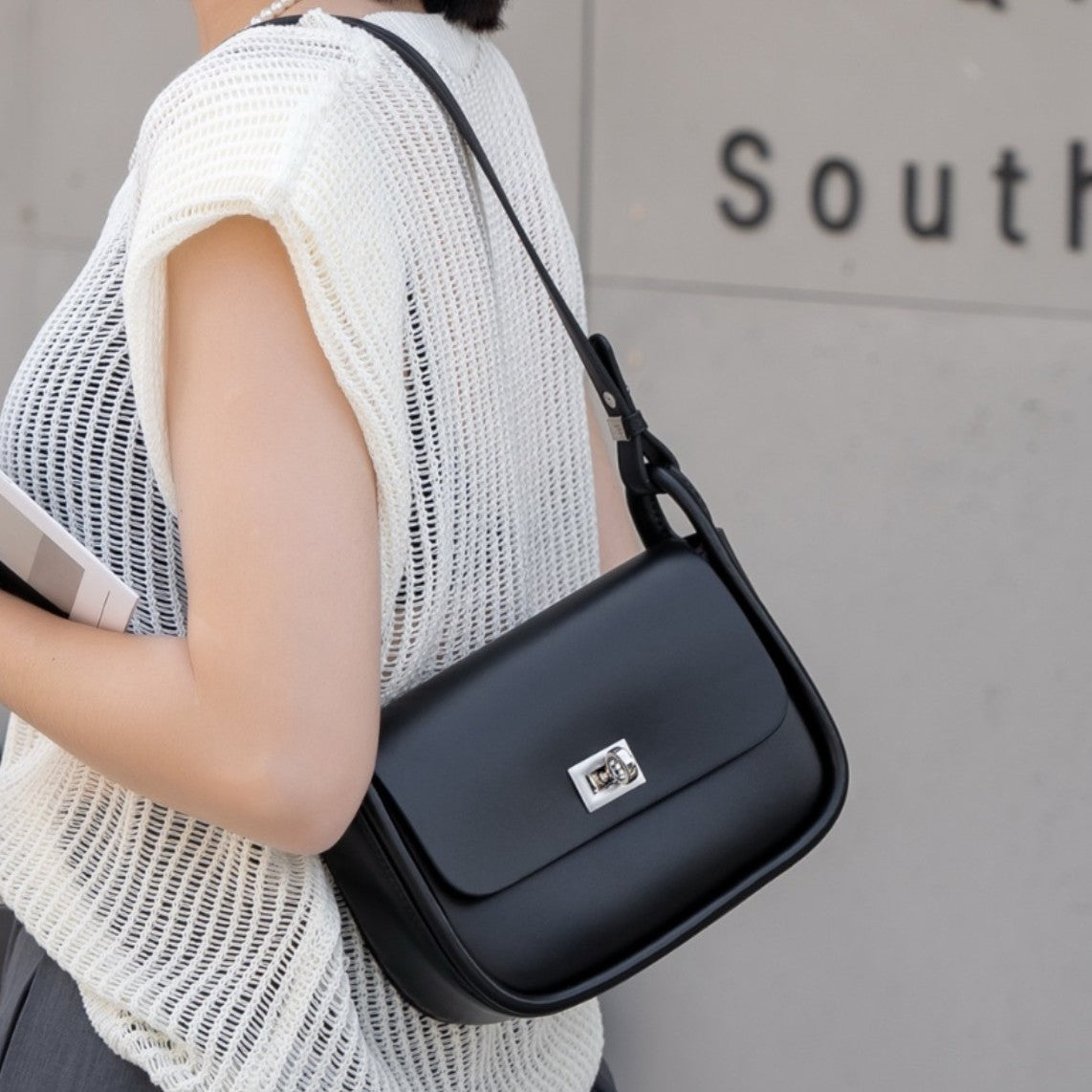 Borse a tracolla e a spalla in pelle bovina, nonché borse sottobraccio