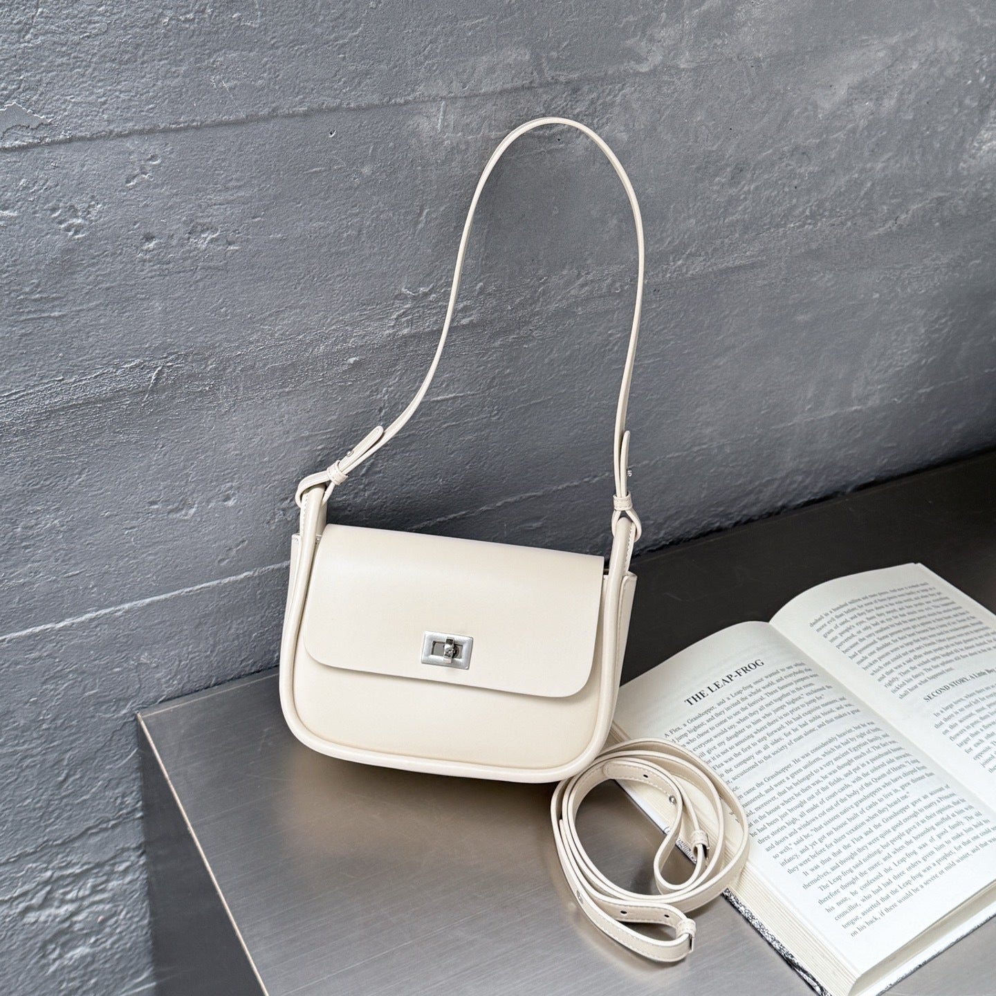 Borse a tracolla e a spalla in pelle bovina, nonché borse sottobraccio