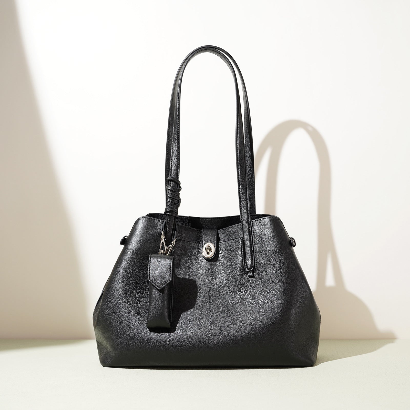Borsa Bucket Ascellare in Vera Pelle Top Grain — Lusso Minimalista | AYA BORSE - AYA BORSE 