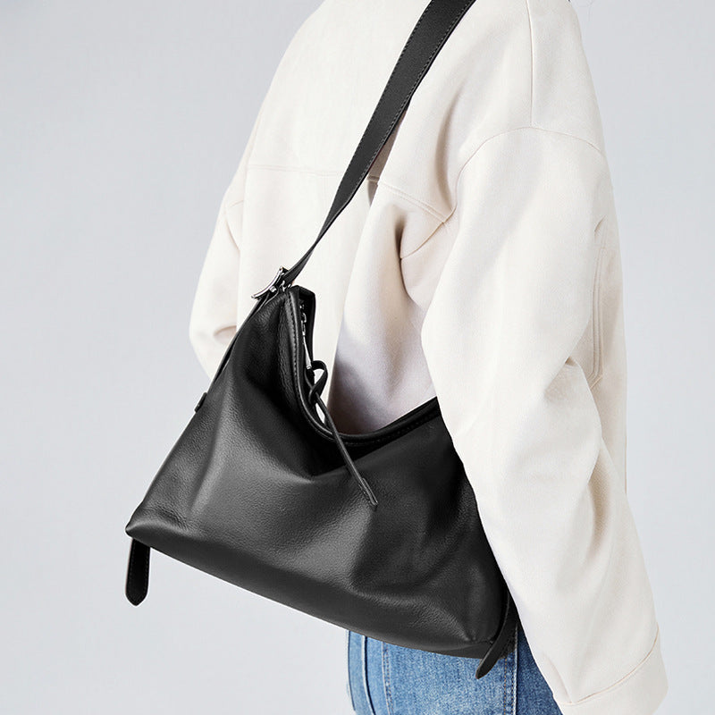 Borsa Hobo Morbida in Vera Pelle — Crossover Trend Senza Tempo | AYA BORSE