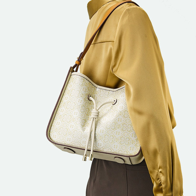 Borsa Hobo in Pelle e Seta di Gelso con Stampa Etnica — Grande Capacità - AYA BORSE 