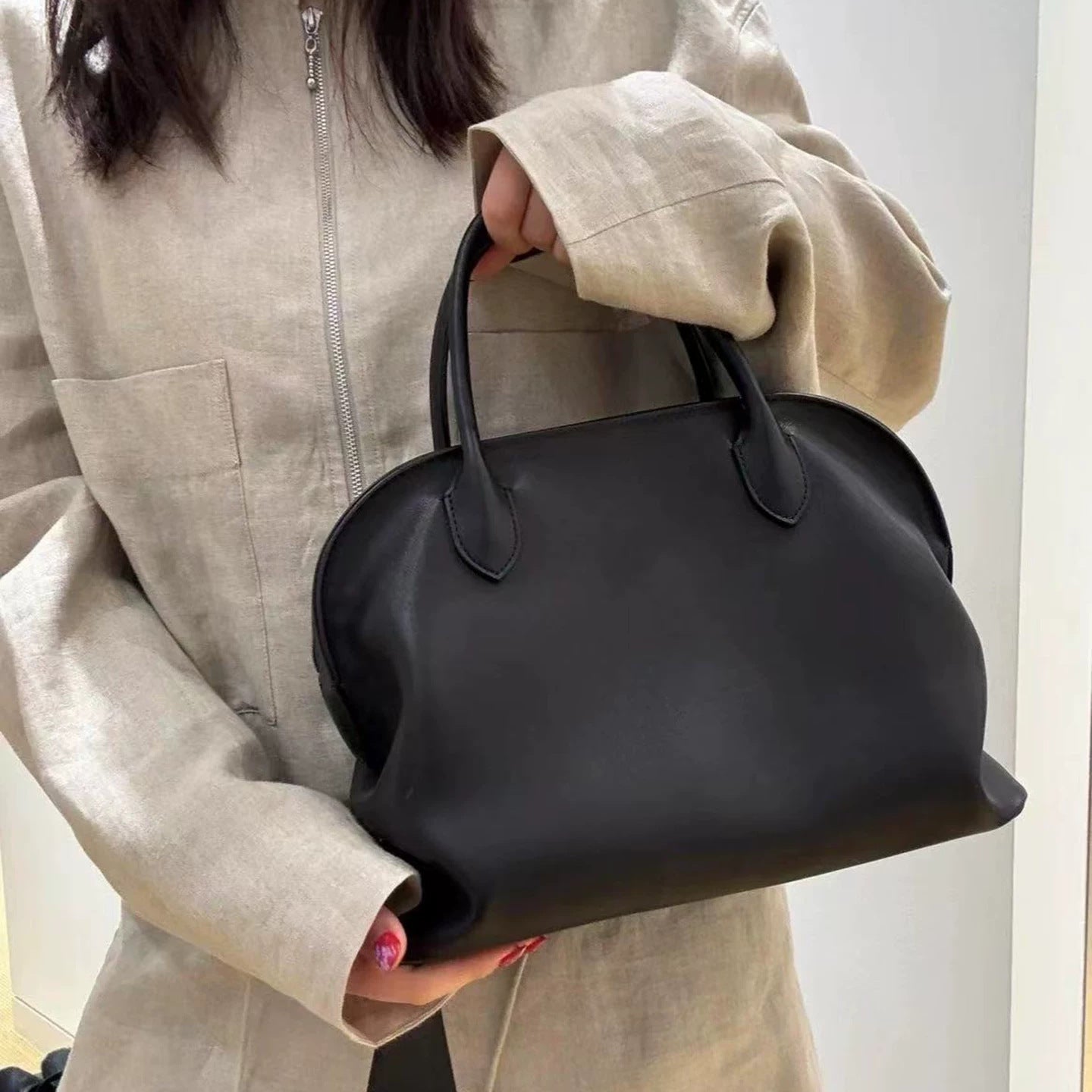 Borsa Shell in Vera Pelle Bovina — Old Money Minimalismo Assoluto | AYA BORSE - AYA BORSE 