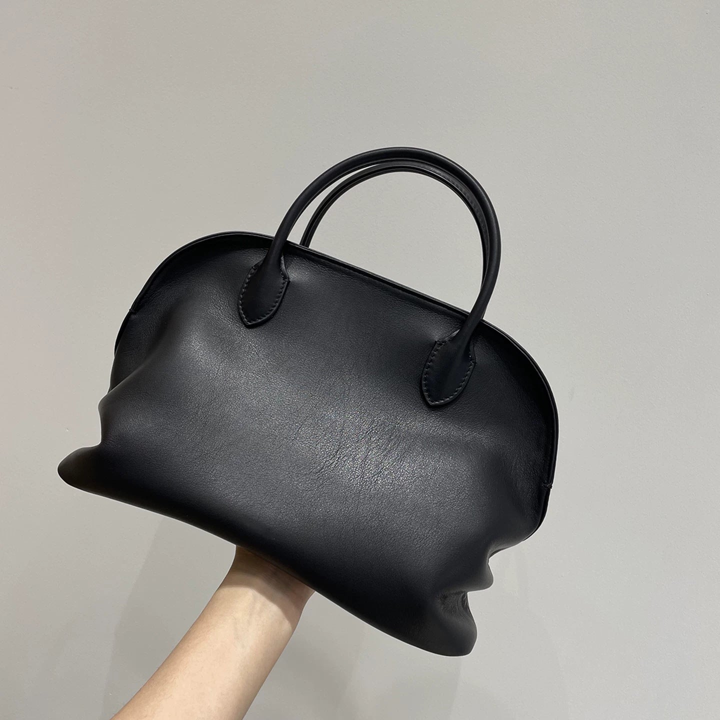 Borsa Shell in Vera Pelle Bovina — Old Money Minimalismo Assoluto | AYA BORSE - AYA BORSE 
