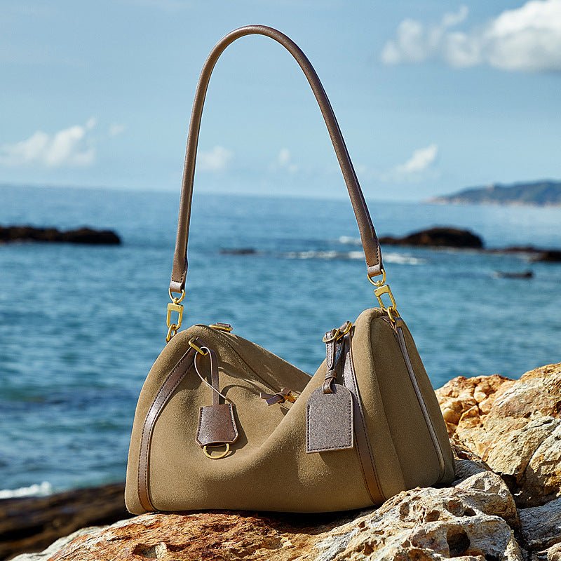 Borsa a tracolla in pelle scamosciata di cervo - AYA BORSE 