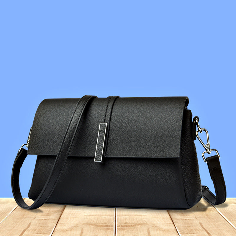 Flap Bag in Vera Pelle con Chiusura a Barretta Silver — Minimal Luxe - AYA BORSE 