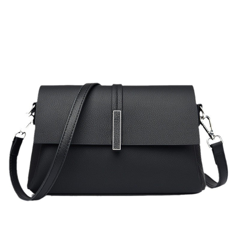 Flap Bag in Vera Pelle con Chiusura a Barretta Silver — Minimal Luxe - AYA BORSE 