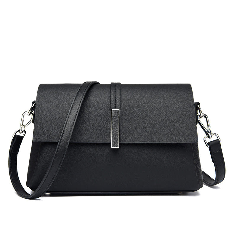 Flap Bag in Vera Pelle con Chiusura a Barretta Silver — Minimal Luxe - AYA BORSE 