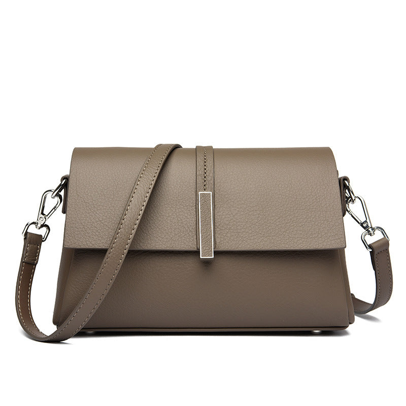 Flap Bag in Vera Pelle con Chiusura a Barretta Silver — Minimal Luxe - AYA BORSE 