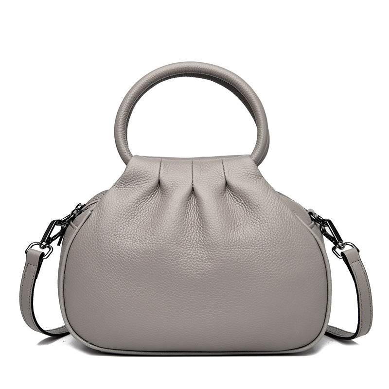Elegante borsa da donna color grigio elefante, versatile e adatta anche a tracolla