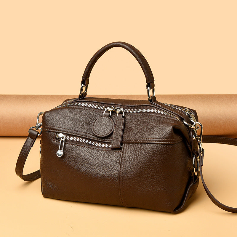 Borsa a tracolla da donna realizzata in pregiata pelle pelle bovina di primo strato